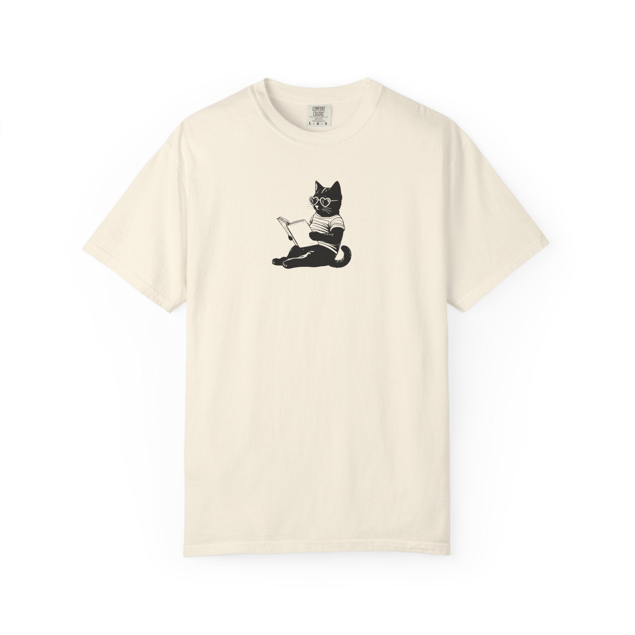 Black Cat Reads Romance Tee